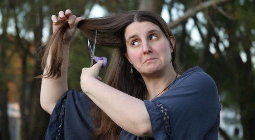 Lisa is cutting her hair for our Wellington Central Districts region!