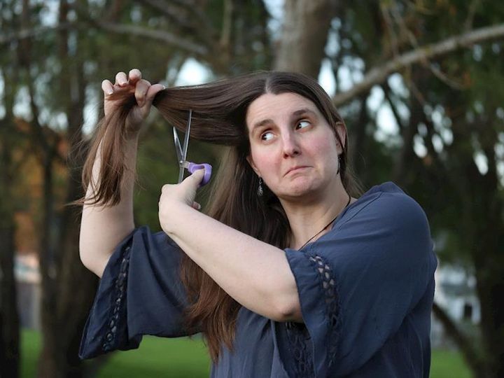 2020 11 Lisa Colebrock hair shave WCD2